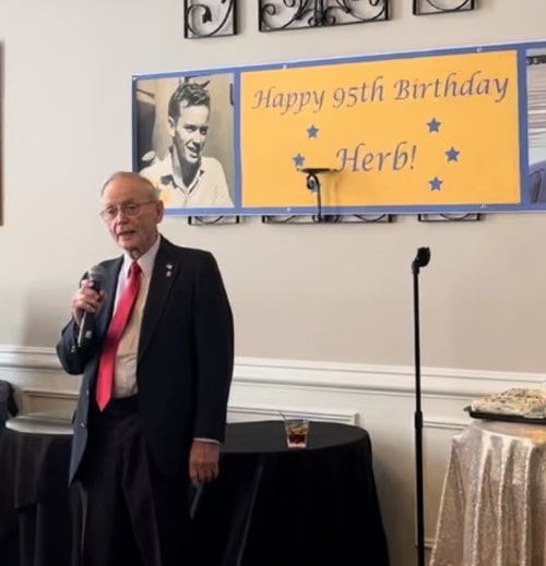 2c87b47d cbc0 4b57 af93 18ca1983db60