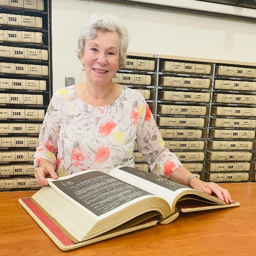 elizabeth12 1600x1600 2