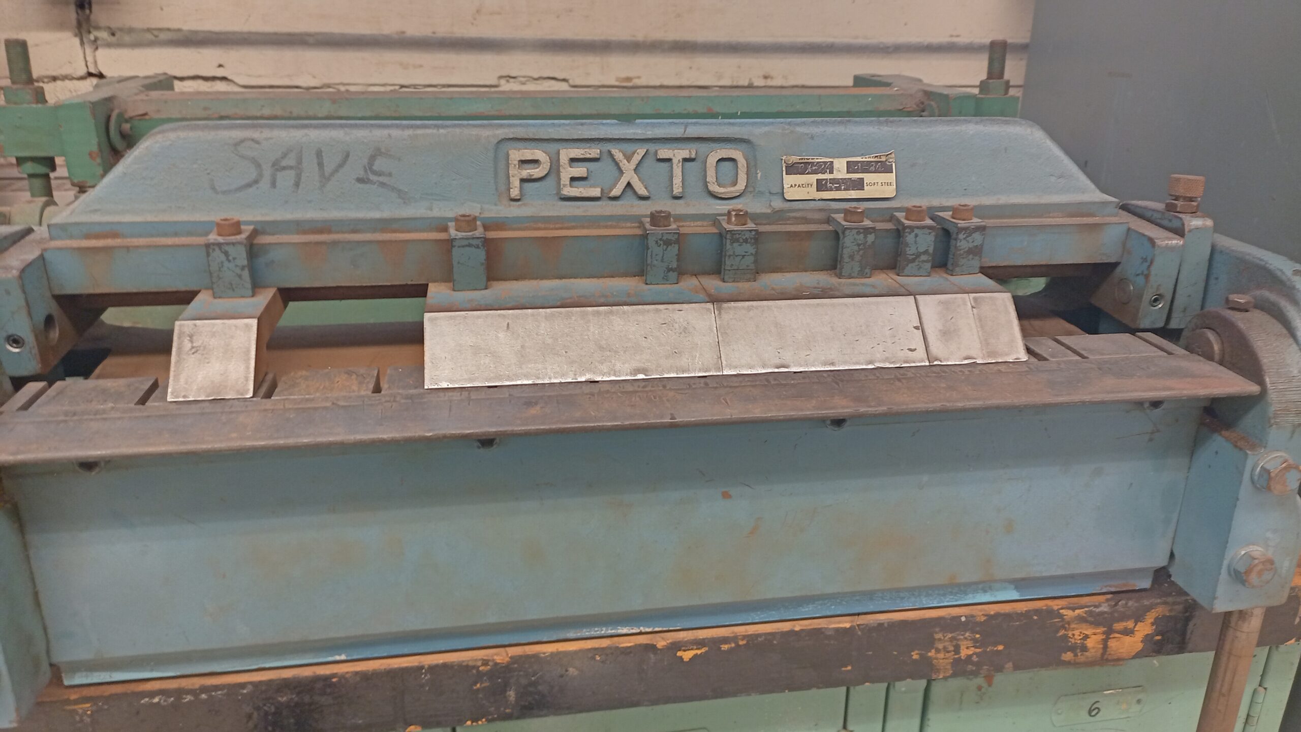 Metalworking machine or brake in the technology classroom